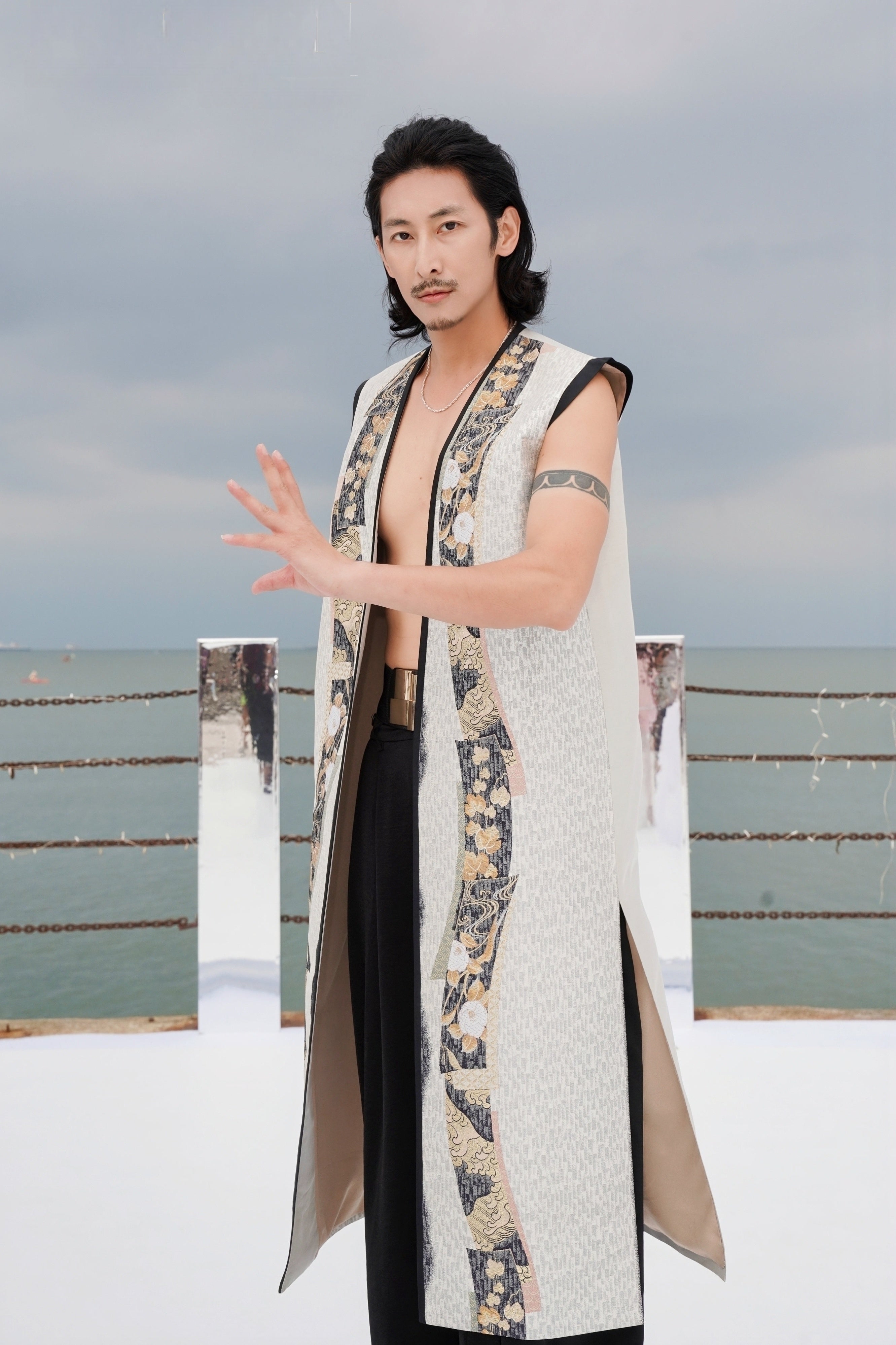 Haute Couture Silver-foil  Kesi Tapestry Long Vest - 銀箔底緙絲背心