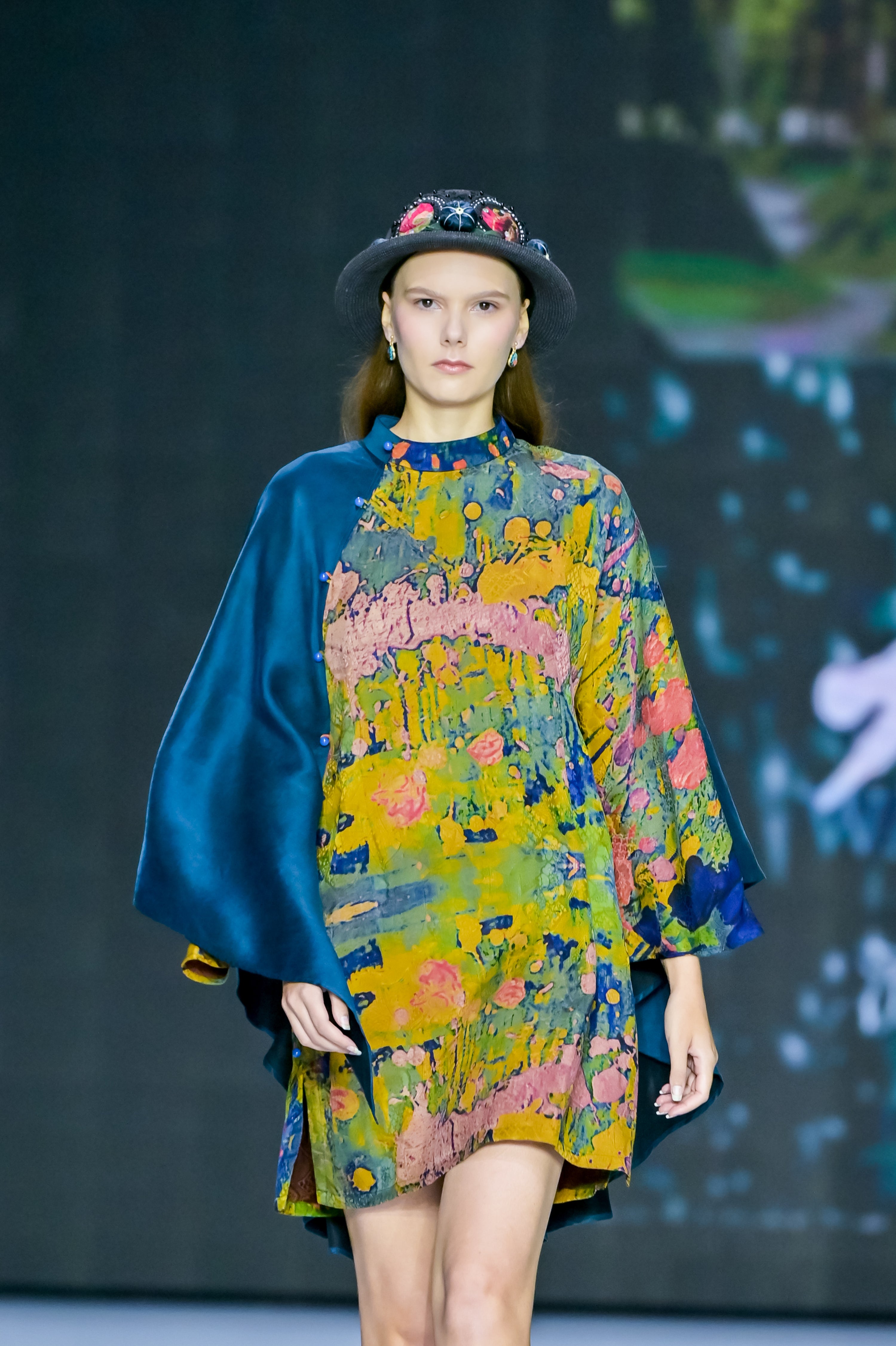 Original Gambiered Canton Silk Patchwork Cape Qipao