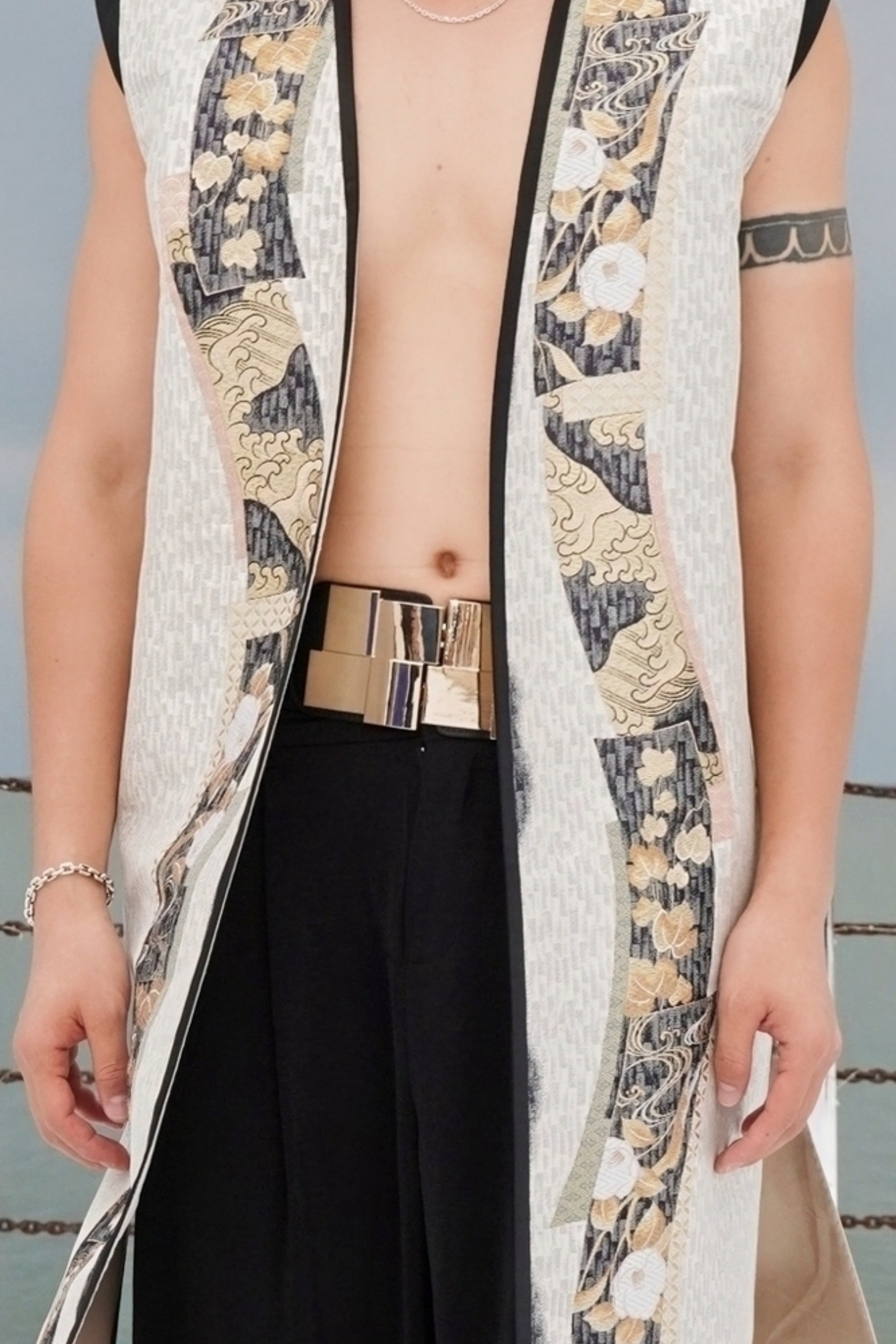 Haute Couture Silver-foil  Kesi Tapestry Long Vest - 銀箔底緙絲背心