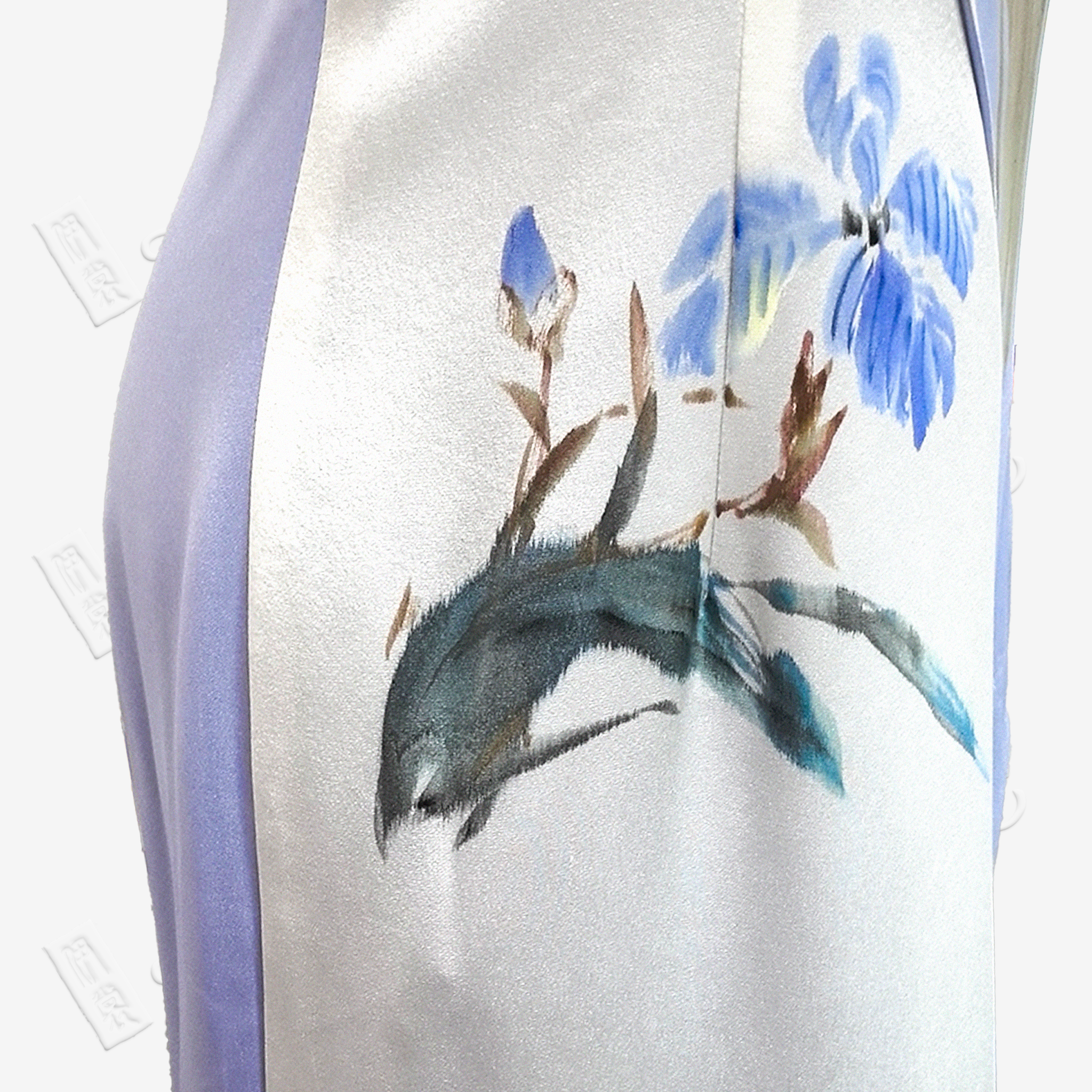 Purple Mist Iris Bloom Split Panel Hand-Painted Heavyweight Vintage Silk Qipao - 「紫嵐鳶華」重磅真絲手繪旗袍