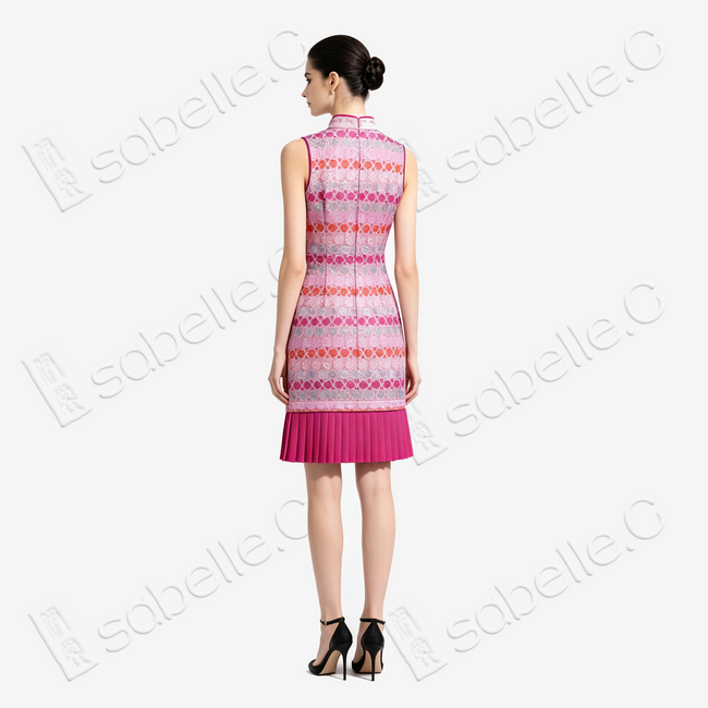 Peach Sunset Floral Brocade Pleated Hem Sleeveless Qipao - 桃霞寶相織錦百褶無袖旗袍