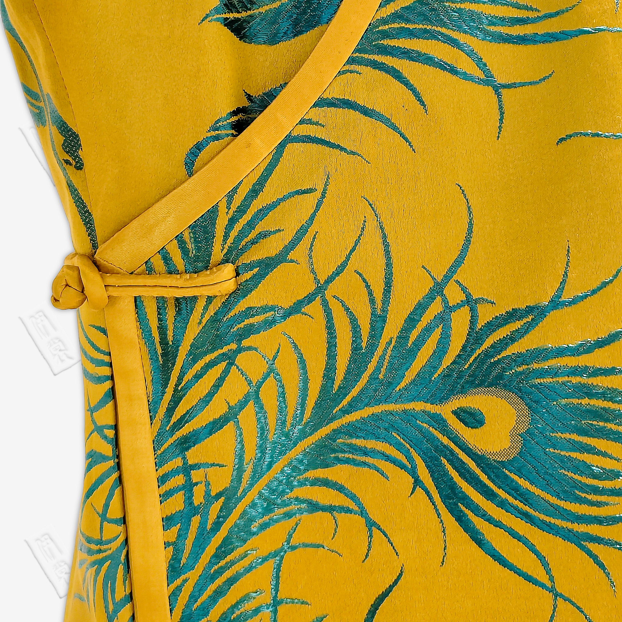 Vintage Brocade Silk Sleeveless Qipao Dress