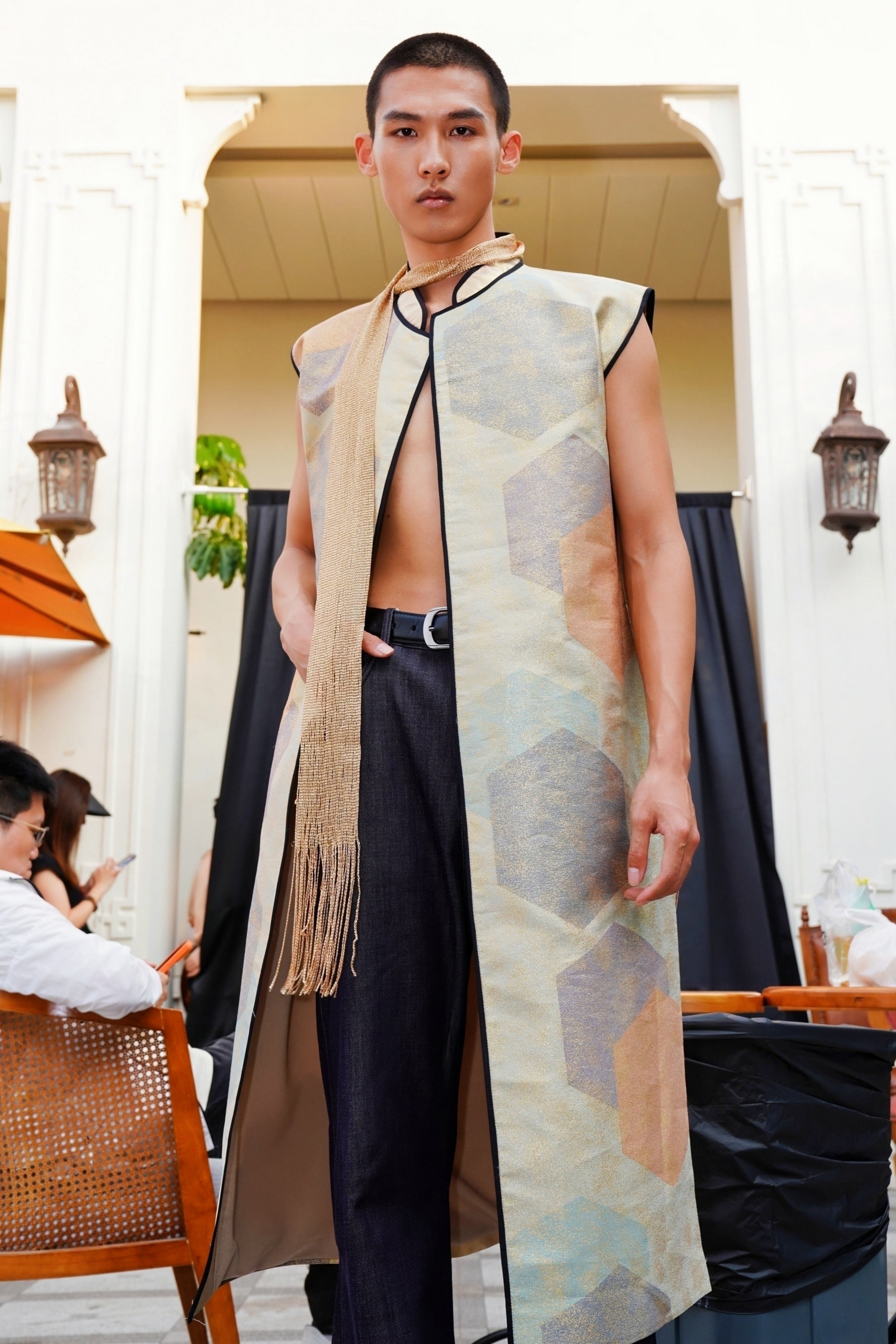 Haute Couture Gold-foil Kesi Tapestry Long Vest - 金箔底緙絲背心