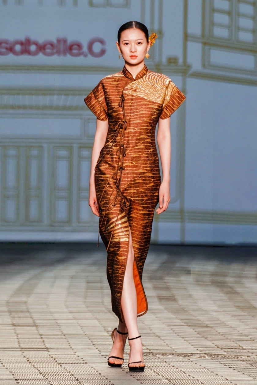 Haute Couture Gold-foil Kesi Tapestry Dress - 金箔底緙絲長裙