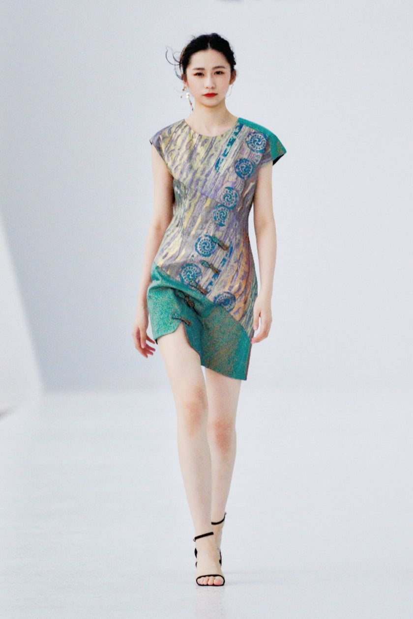 Haute Couture Glass-Inlay Kesi Tapestry Dress - 「左玻璃綴」緙絲手工禮裙