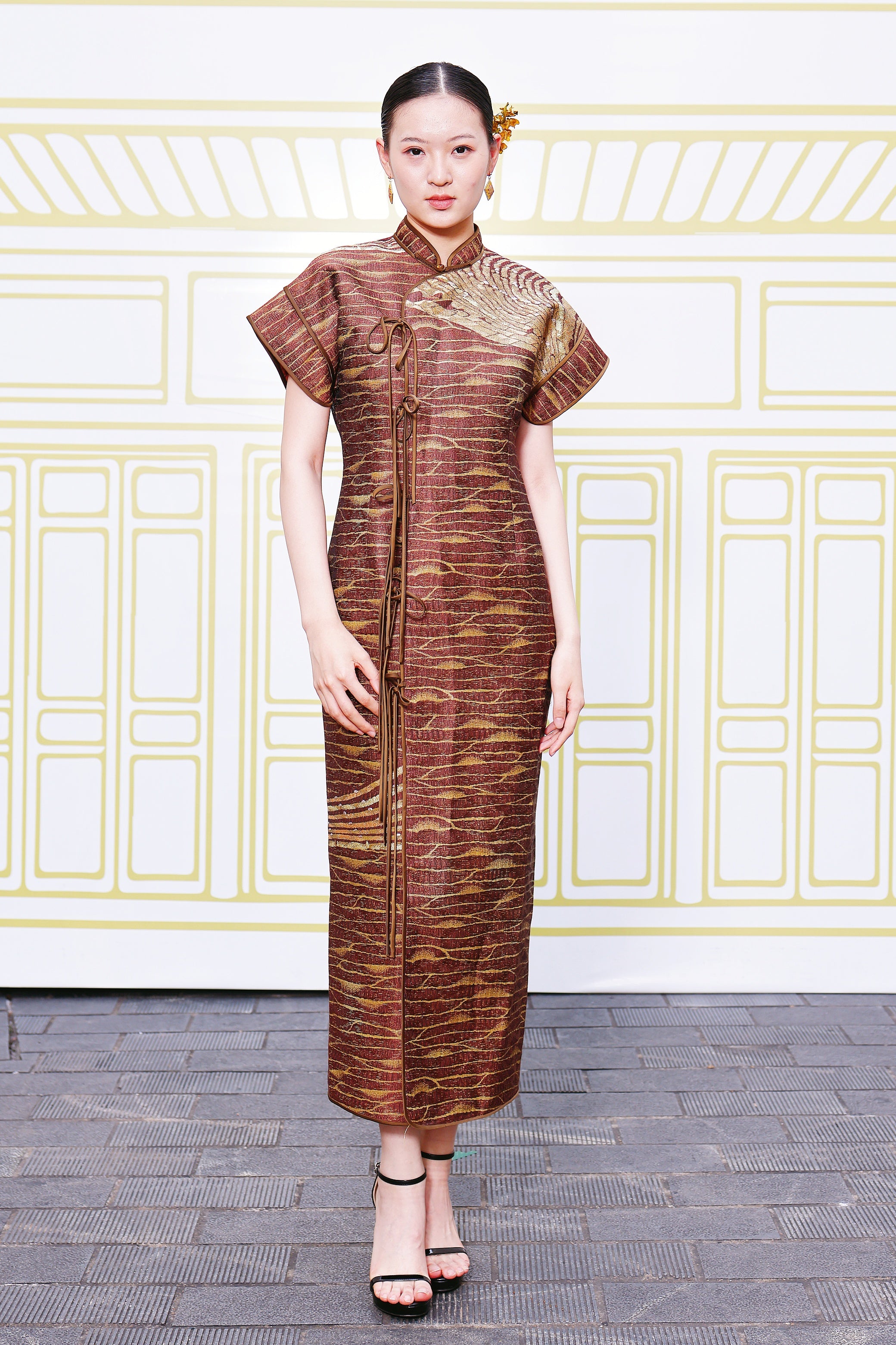 Haute Couture Gold-foil Kesi Tapestry Dress - 金箔底緙絲長裙
