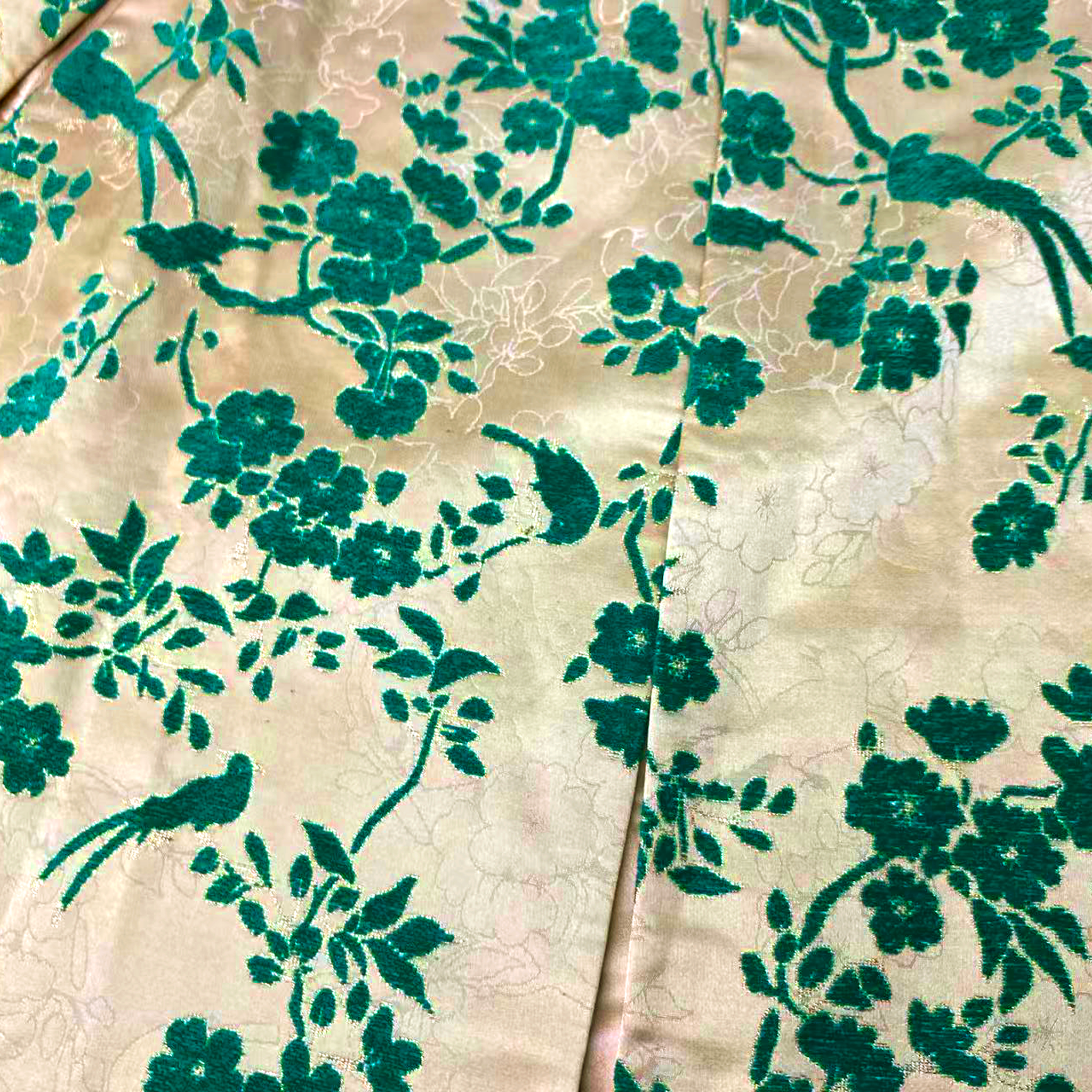 Zhangzhou Velvet Cloak Coat