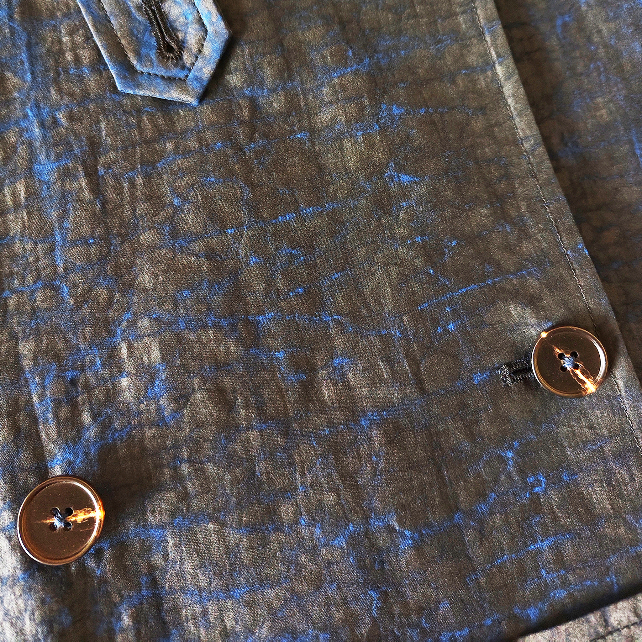 Long Trench Coat in Blue Crackle‑Pattern Gambiered Canton Silk - 藍龜裂紋香雲紗長風衣