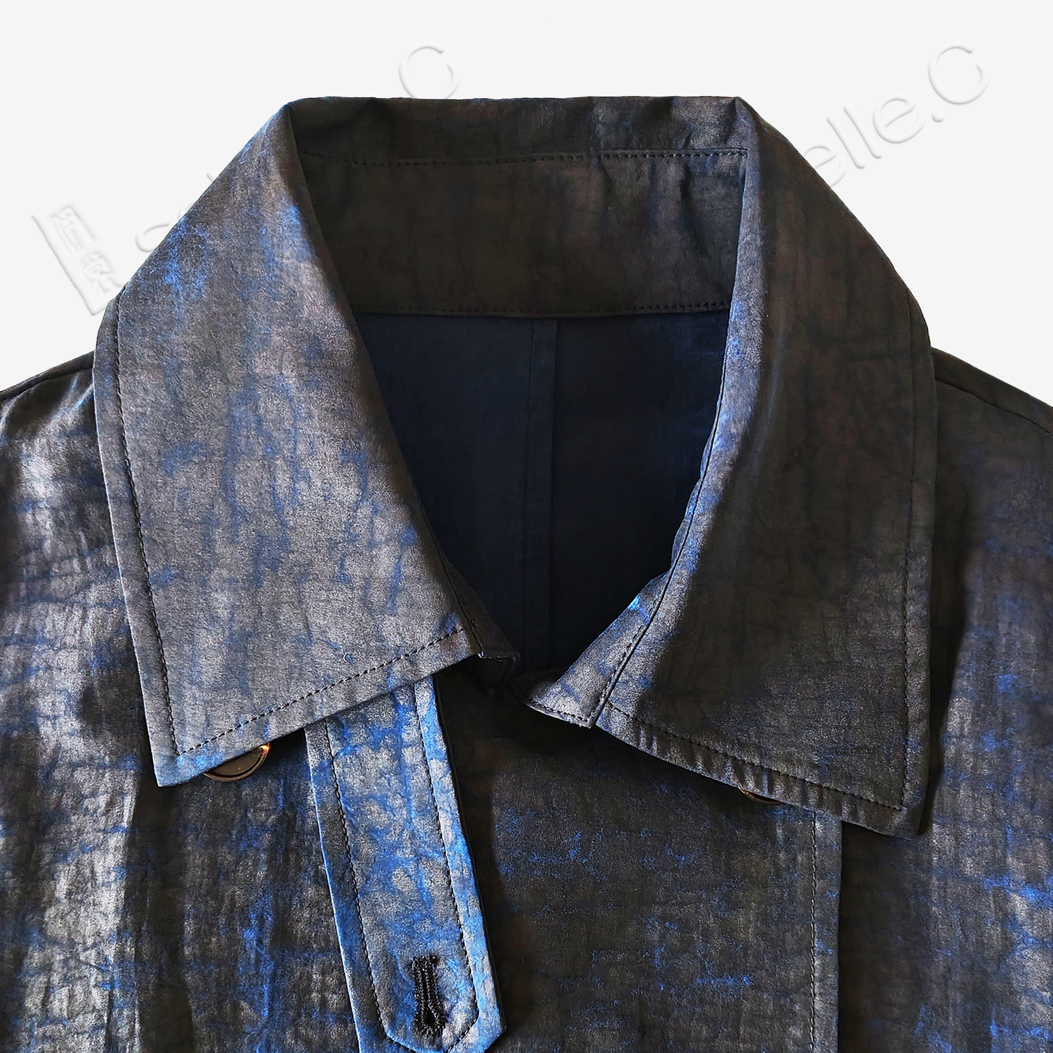 Long Trench Coat in Blue Crackle‑Pattern Gambiered Canton Silk - 藍龜裂紋香雲紗長風衣