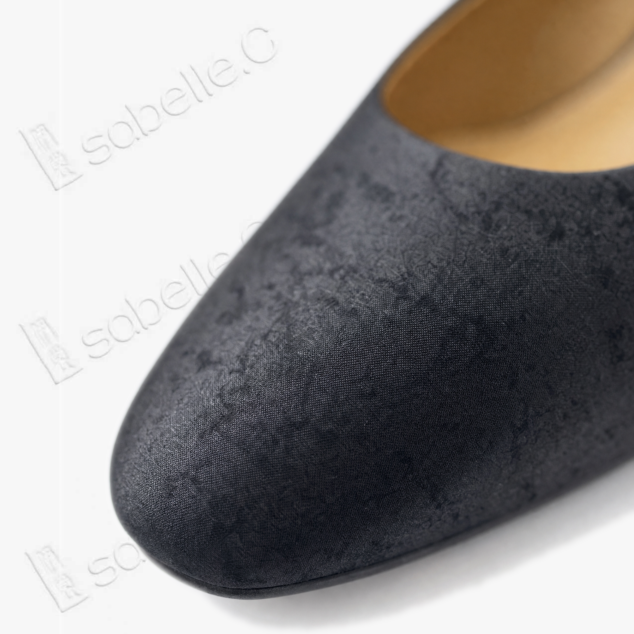 Crackled-Texture Gambiered Canton Silk Buckle Heels - 龜裂紋香雲紗高跟鞋