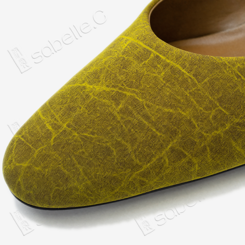 Crackled-Texture Gambiered Canton Silk Buckle Heels - 龜裂紋香雲紗高跟鞋