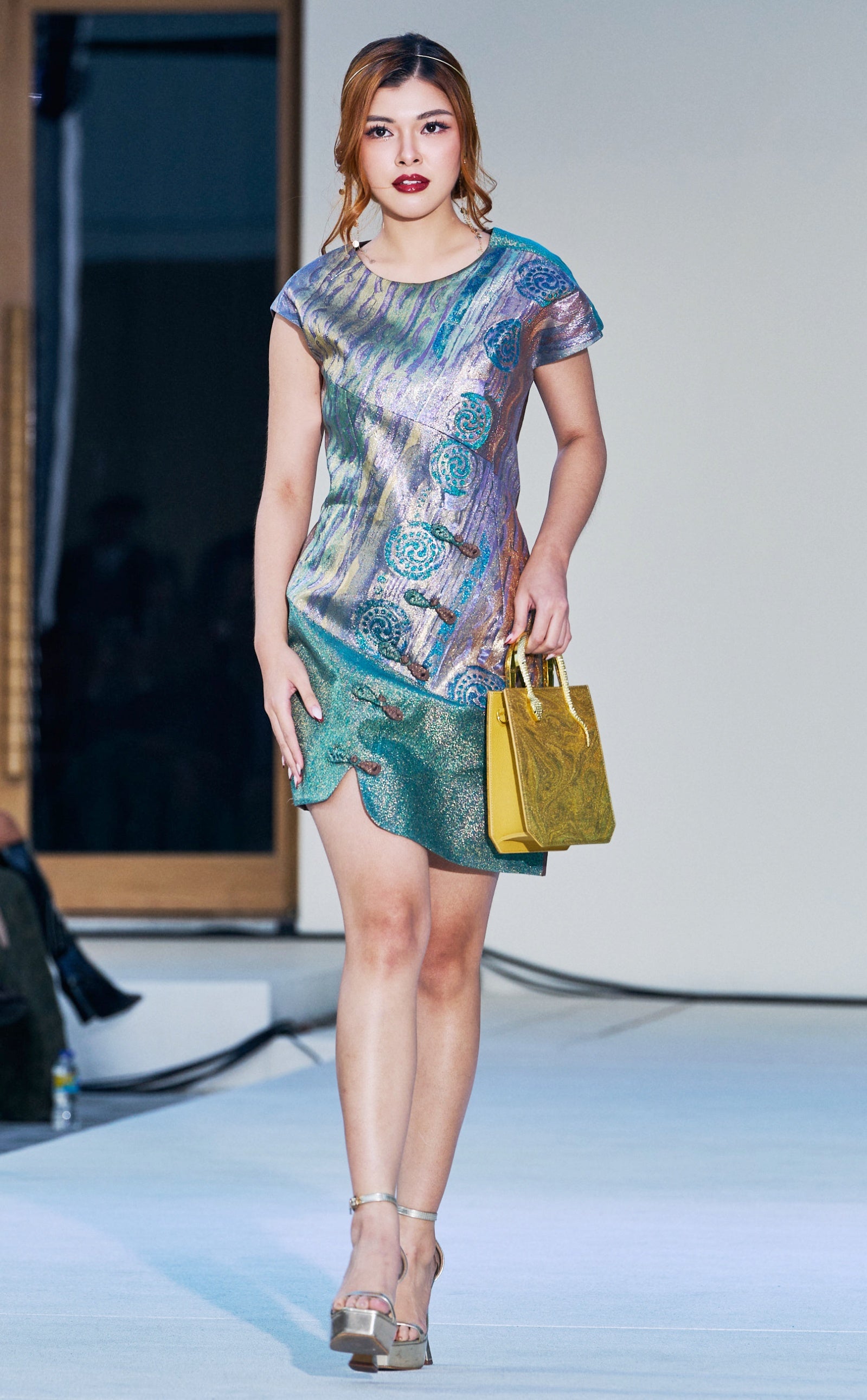 Haute Couture Glass-Inlay Kesi Tapestry Dress - 「左玻璃綴」緙絲手工禮裙