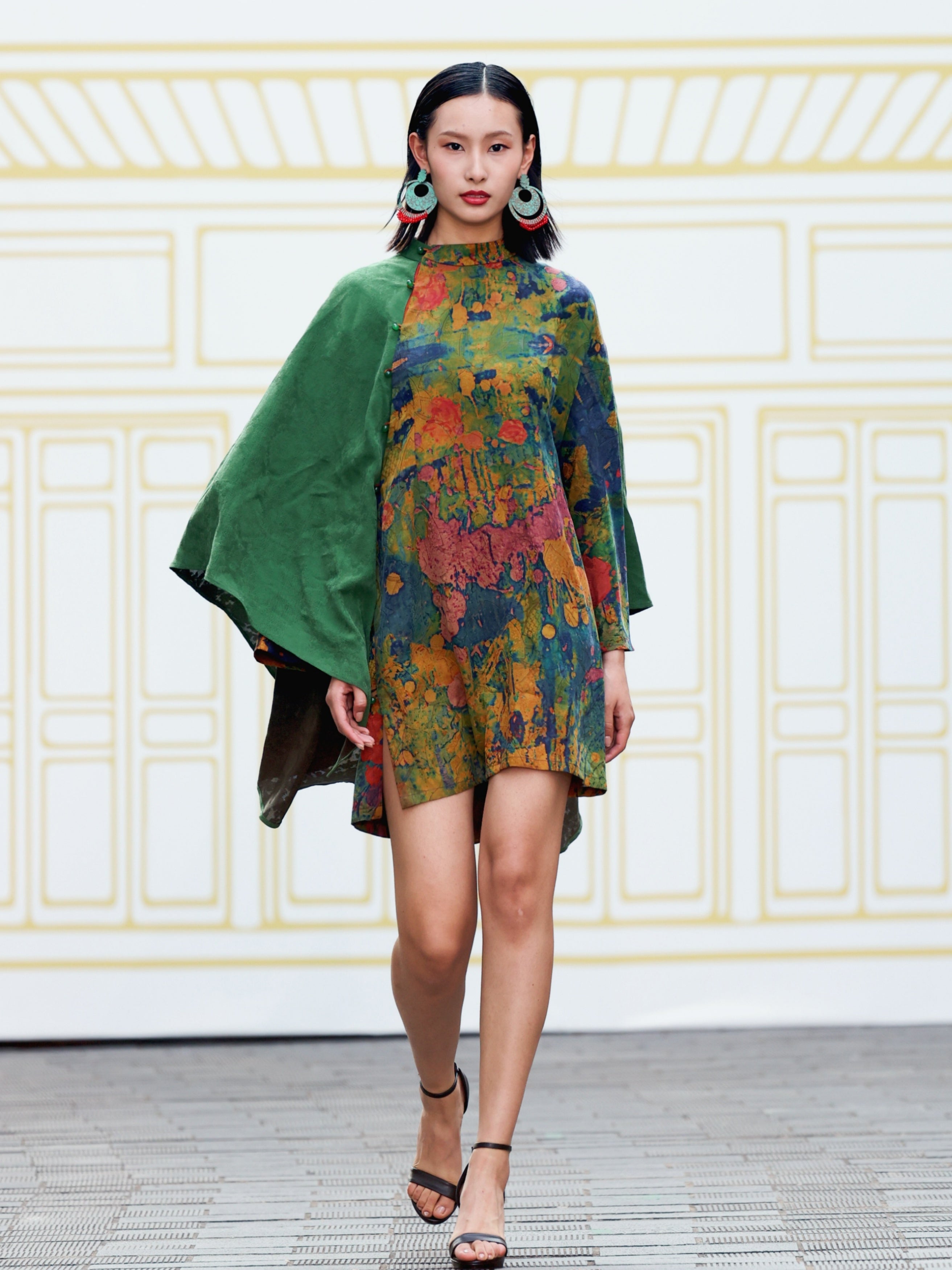 Hualuo Gambiered Canton Silk Patchwork Cape Dress