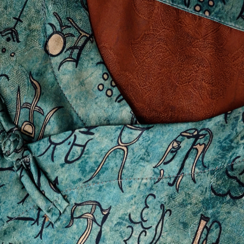 Bronze Inscription Gambiered Canton Silk Top - 古篆銘文香雲紗上衣