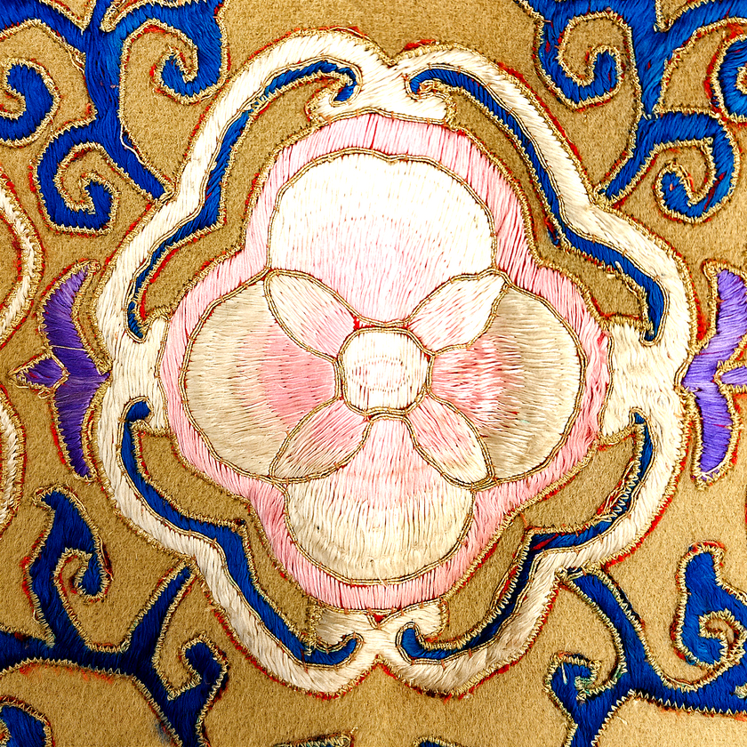 Vintage Embroidery Cashmere Long Top with Lambskin Cuffs