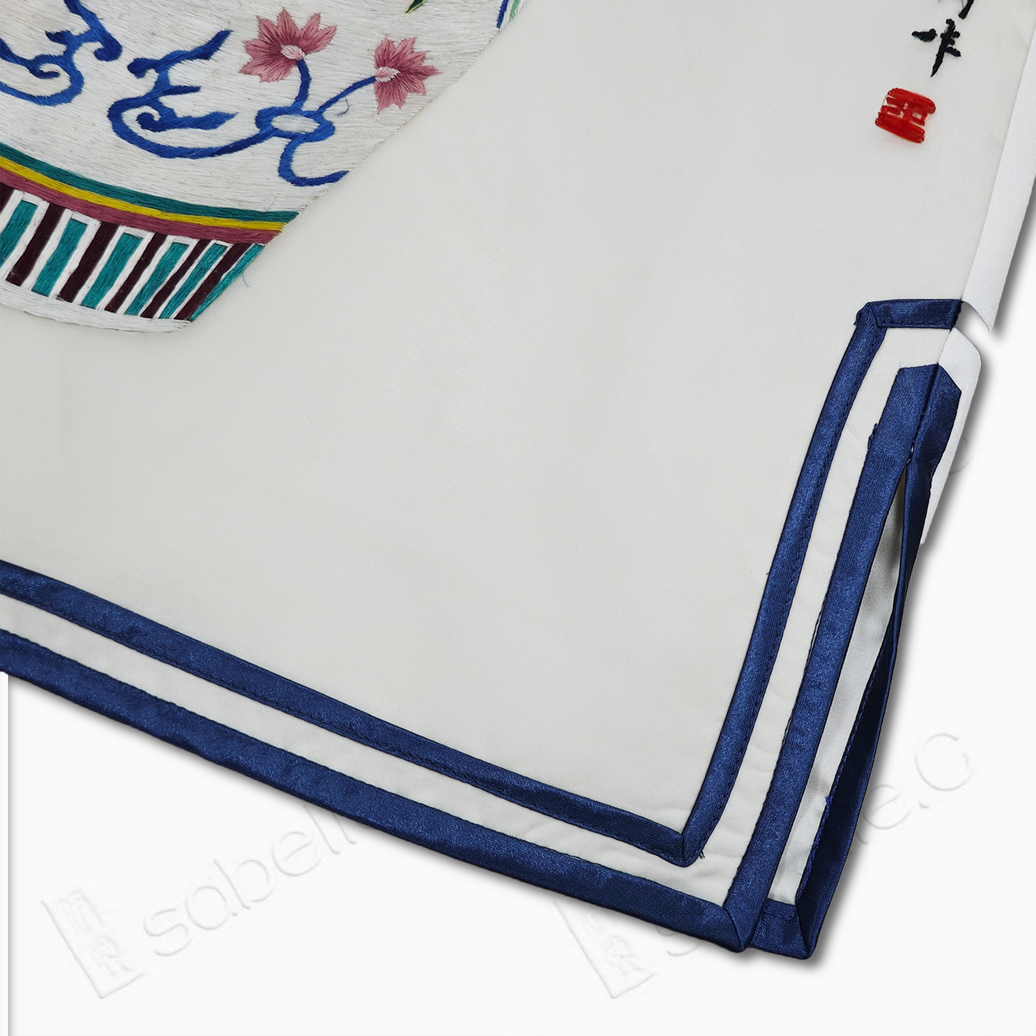 Hand‑Embroidered Waistcoat - 手工刺繡馬甲