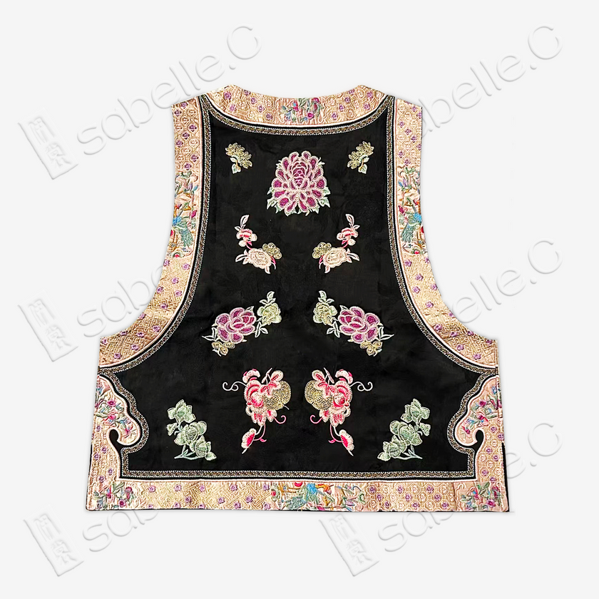 Embroidered Top with Ruyi Pattern