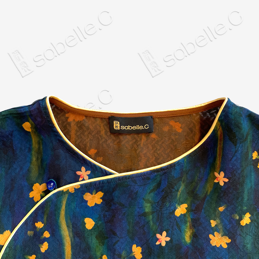 Ink Blue Oil Painting Floral Red Cloud Silk Blouse - 墨藍油彩碎花紅雲紗上衣