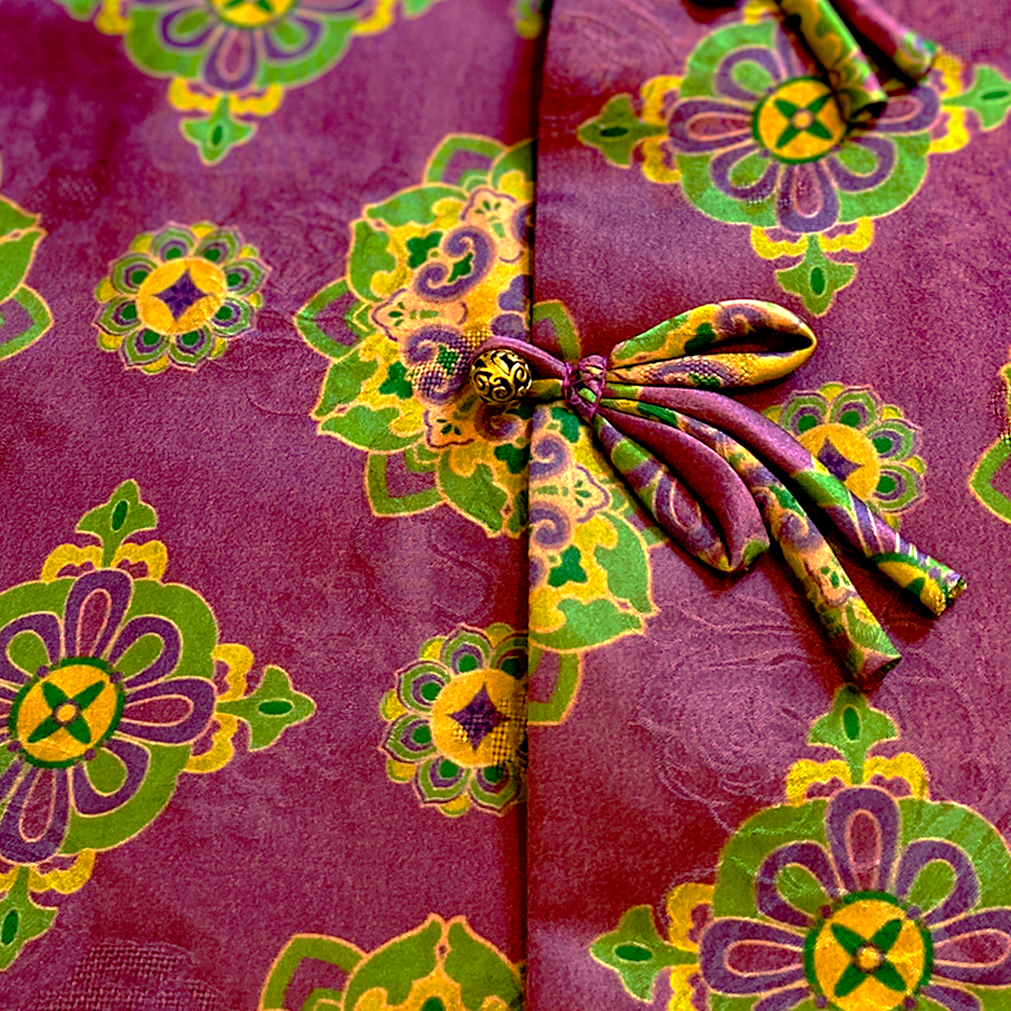 Sandalwood Purple Floral Medallion Gambiered Canton Silk Waistcoat - 「檀紫團花」紅雲紗馬甲